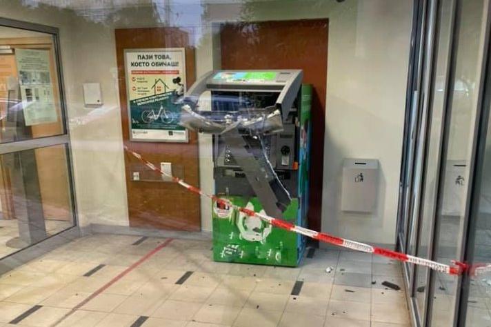 Разбиха банкомат в столичния "Люлин 4"