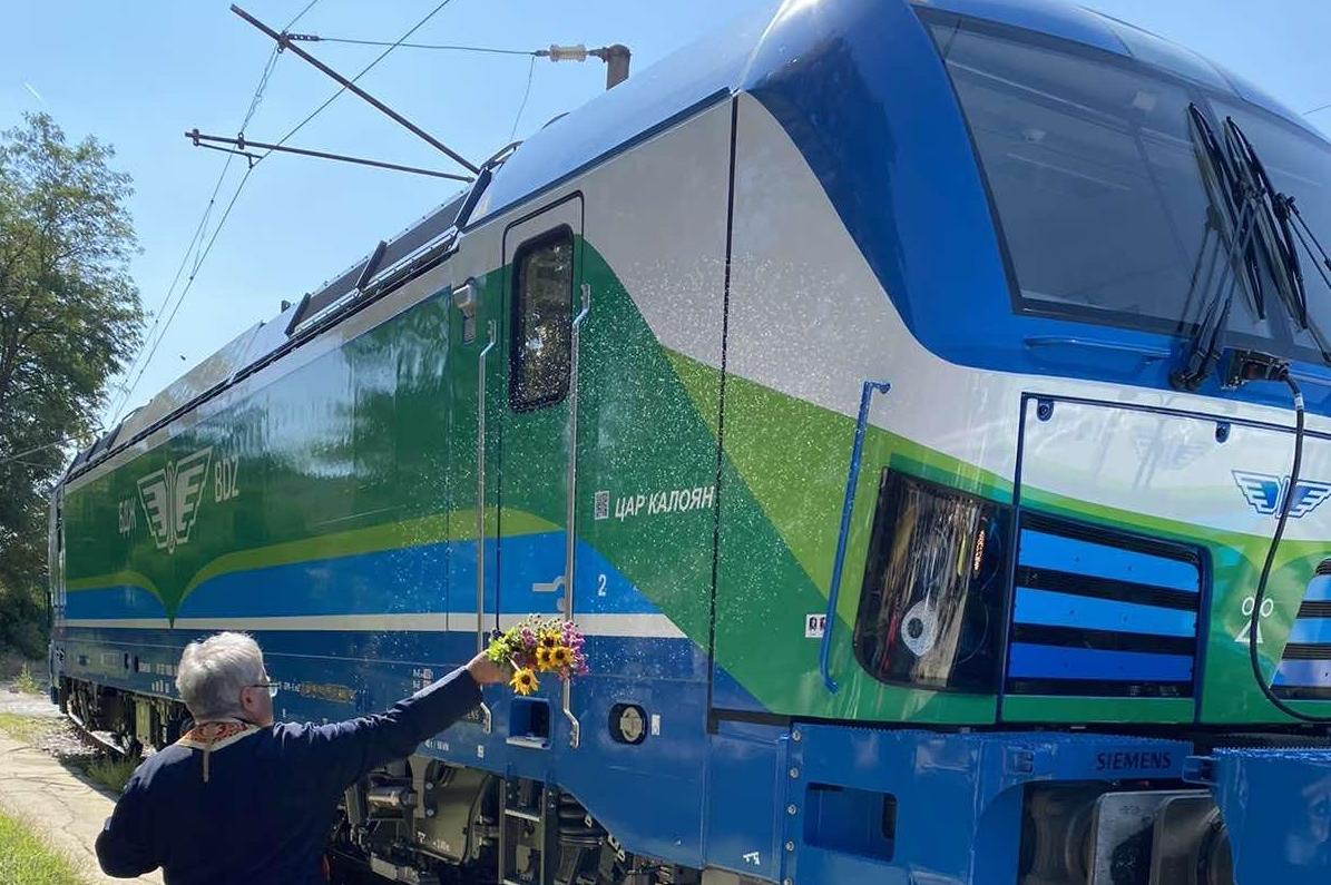 В локомотивното депо в Подуяне осветиха новите локомотиви Смартрон