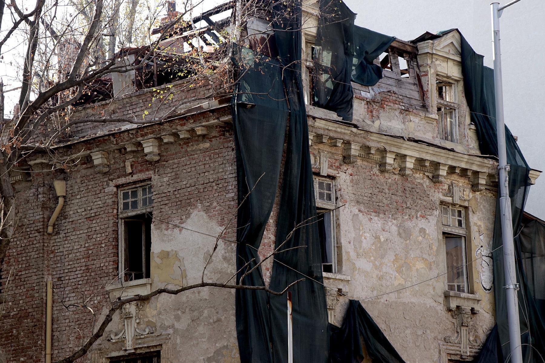 Удължиха срока за възстановяване на старинни сгради в София по програма "Ку