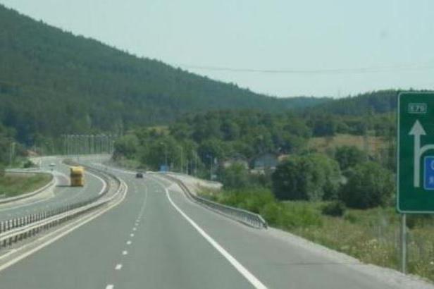 Ограничено е движението на автомагистрала "Струма" в посока София