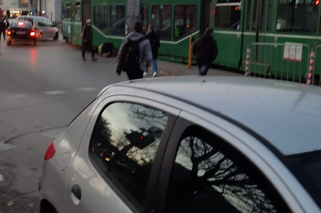 Трамвай дерайлира на столичен булевард