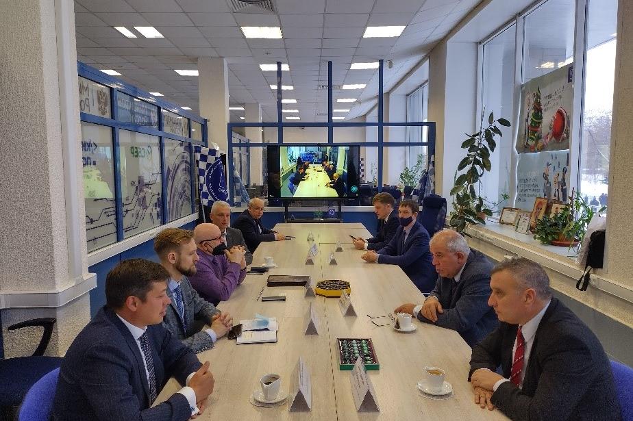 УНСС в София открива магистърска програма съвместно със Сибирски университе