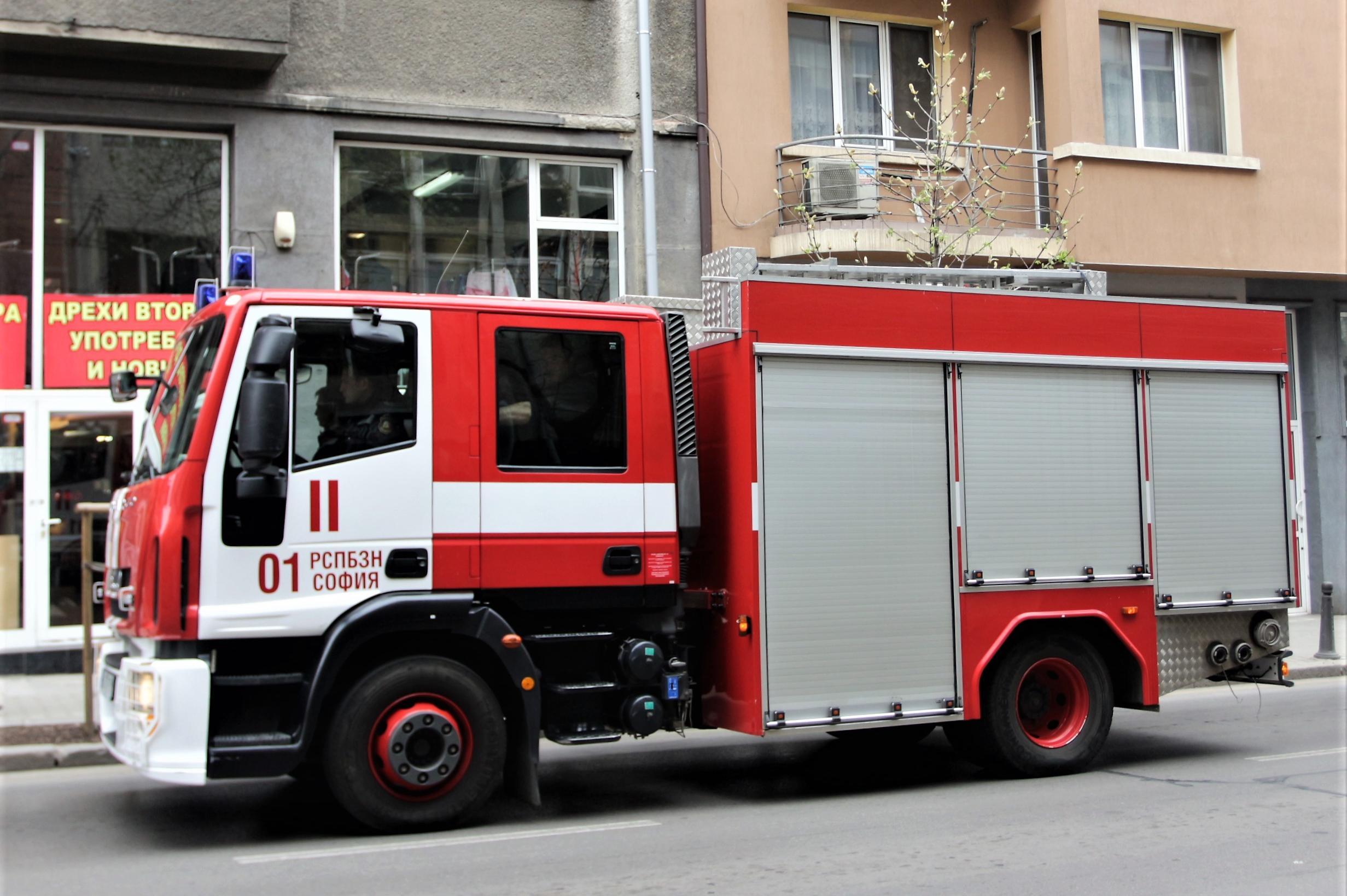 46-годишна жена е с опасност за живота след пожар в Ботевград