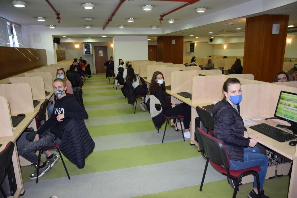 Рекорден брой участници в състезание по финанси в УНСС в София