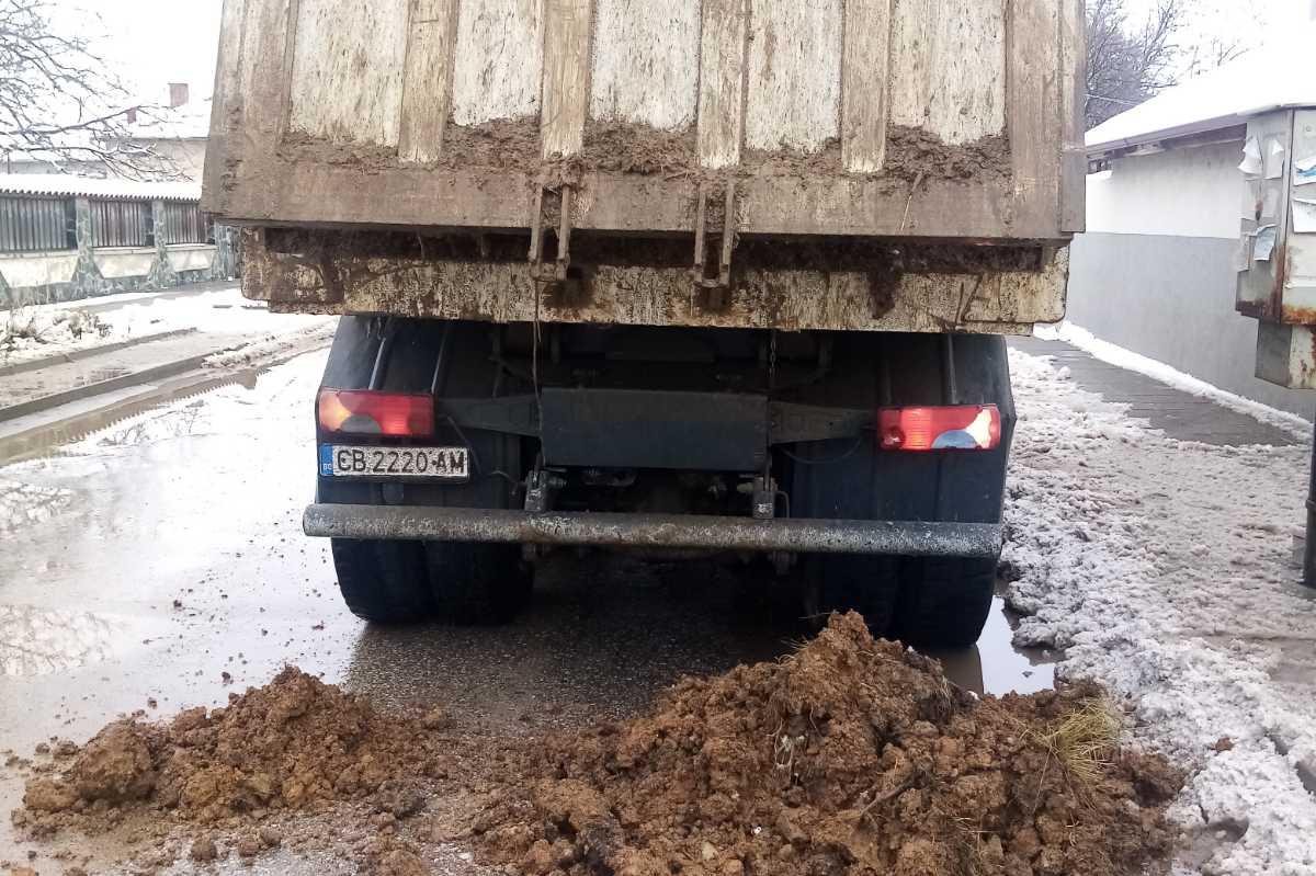 13 водачи на камиони в „Панчарево“ са получили актове за замърсяване