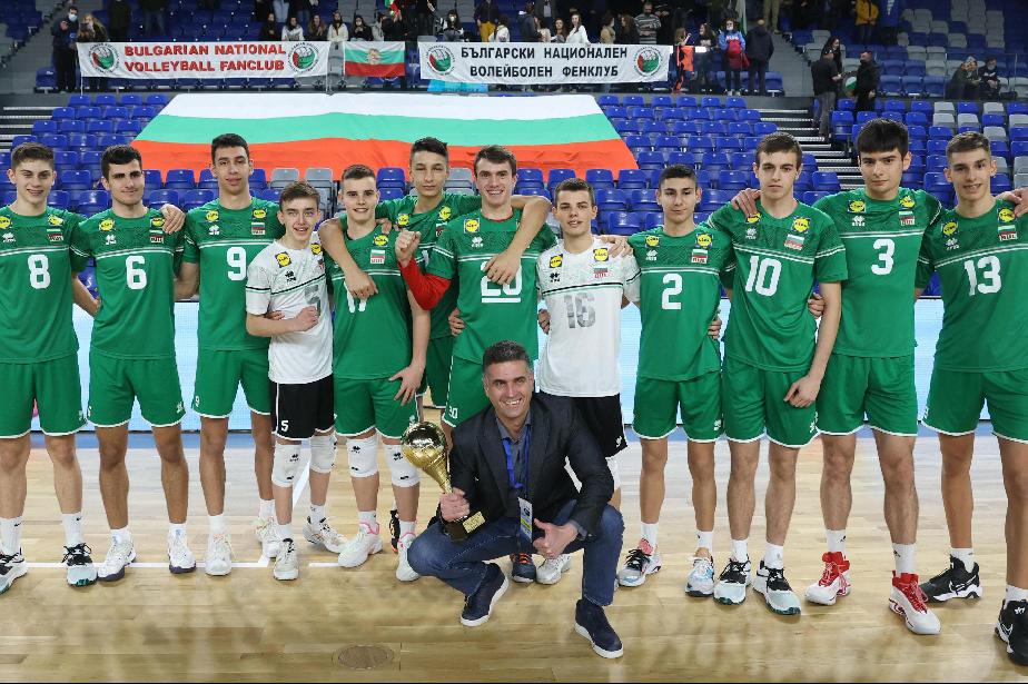В зала "Левски-София" България се класира на Европейското по волейбол до 18