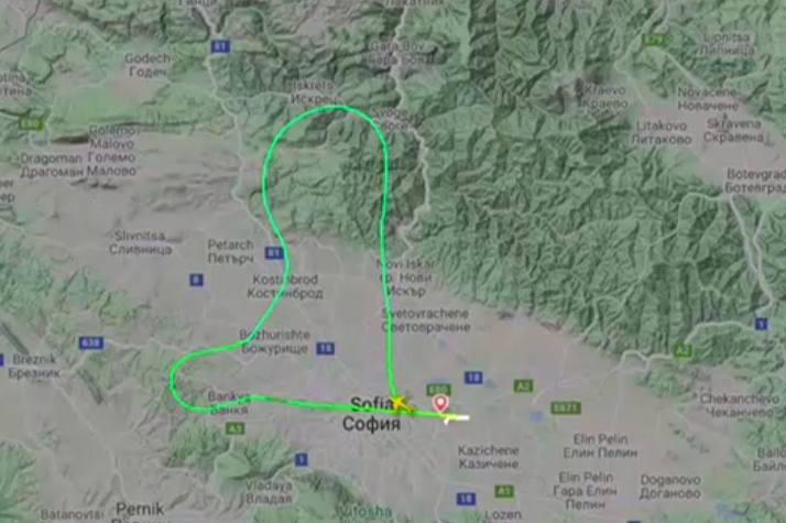 Самолет от Истанбул аварийно кацнал на летище София