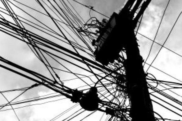 Висящи кабели притесняват отново гражданите в София