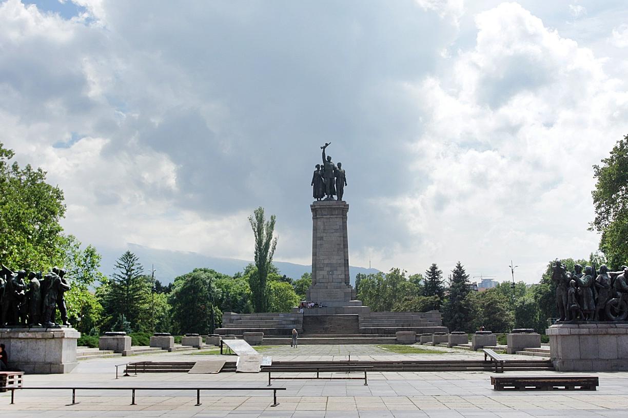 БСП-София:Войната срещу Паметника на Съветската армия е път към забрава на 