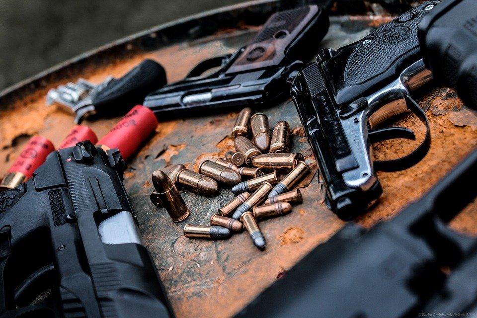 Обвиниха жител на Самоков за незаконно притежание на оръжие