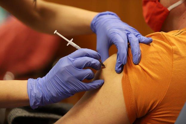 351 човека са се ваксинирали през уикенда в София