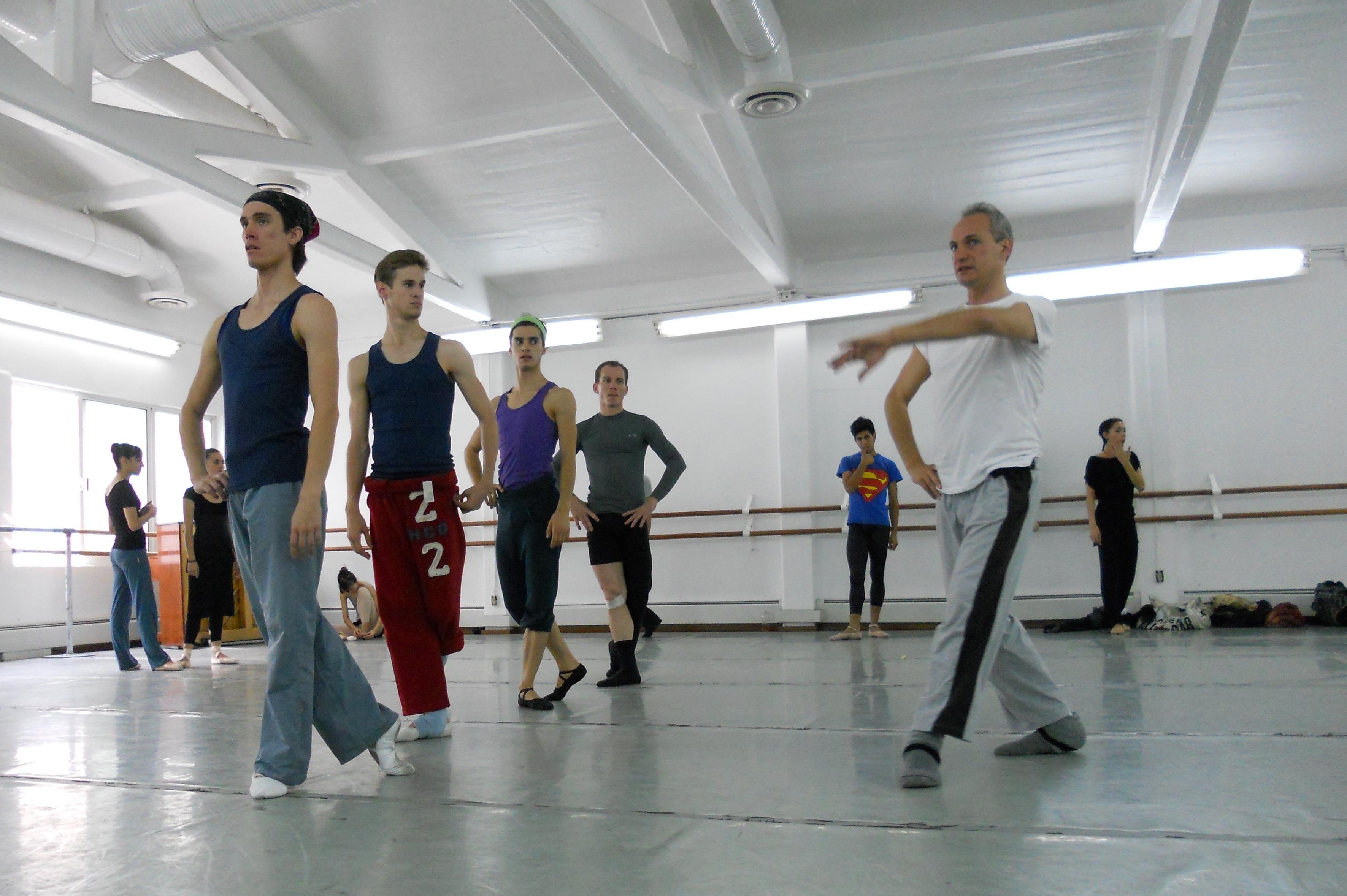 Експериментална лаборатория ХЕЛИОС  събира хореографи в София