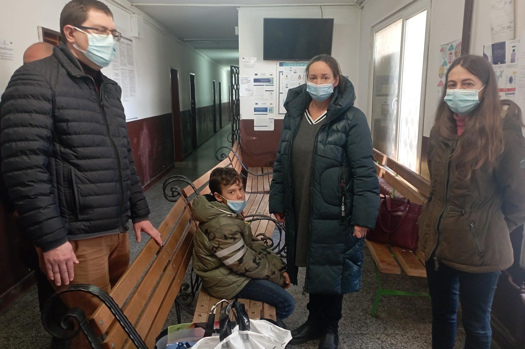 Кметът на Овча купел помогна на украинка с дете, настанена в бежанския цент