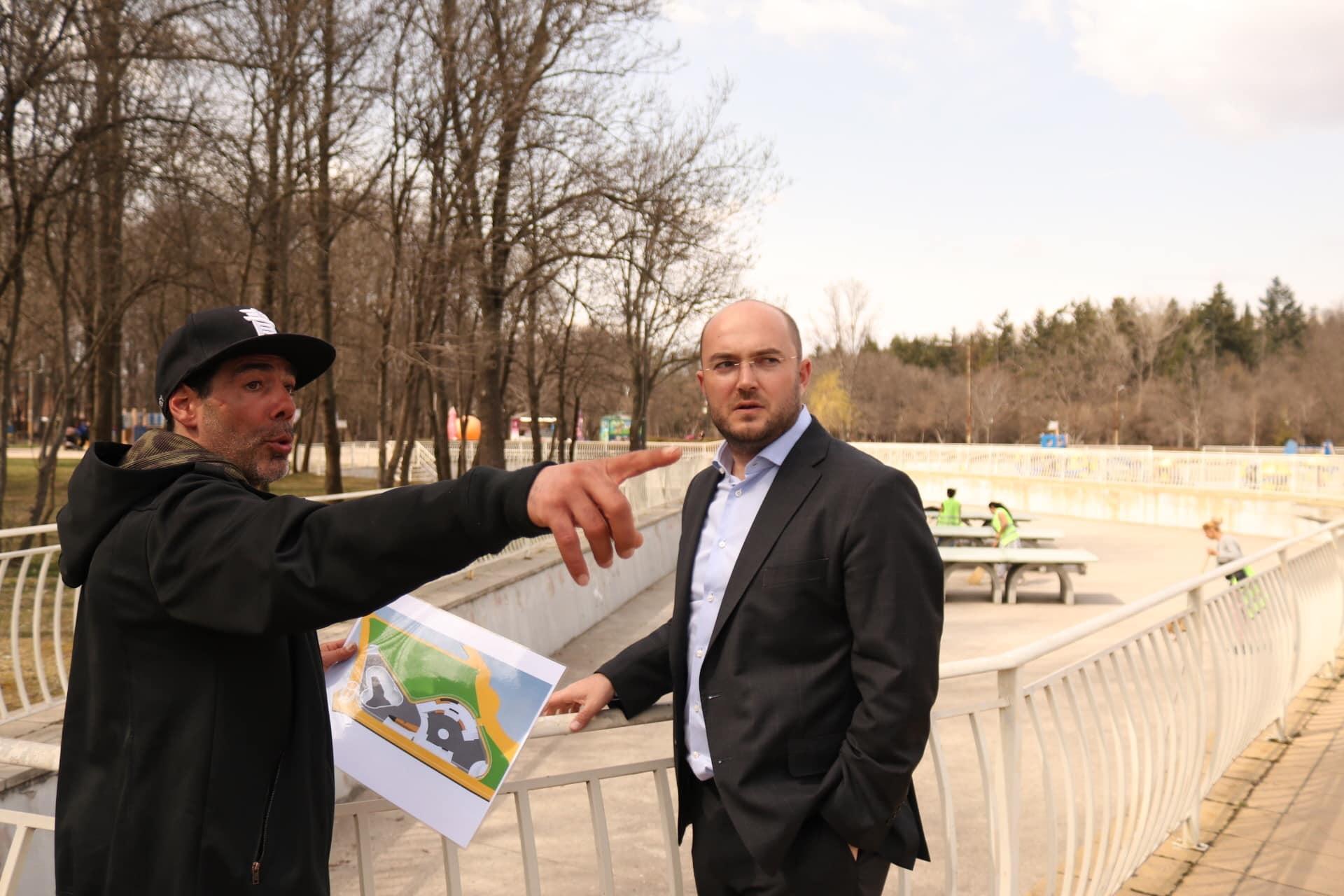 Председателят на СОС се срещна с експерти за изграждането на скейтпарк в Се