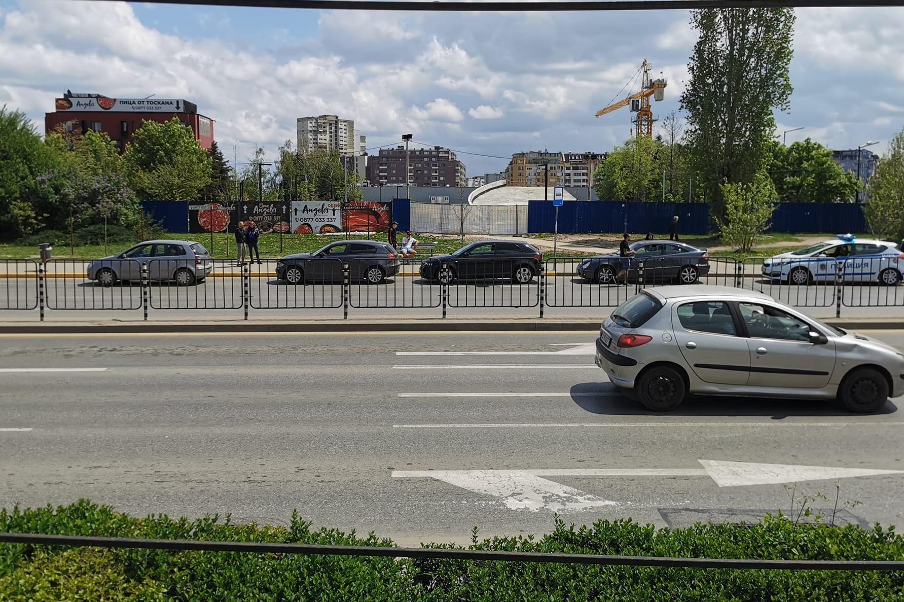 Четири коли се удариха на бул. "Ал. Малинов" в София