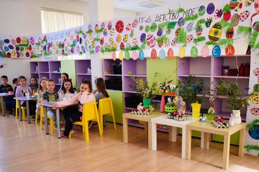 Деца от София създадоха великденски красоти (СНИМКИ)