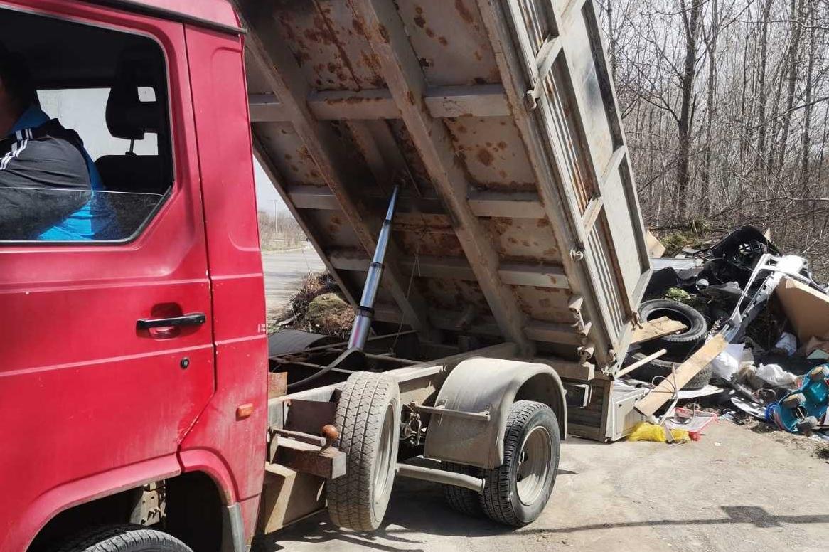 Санкционираха нарушители, изхвърляли отпадъци в район Панчарево