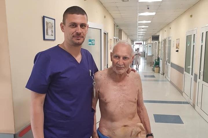 Чудо по Великден! Лекари от ИСУЛ в София изписаха 96-годишен дядо след тежк