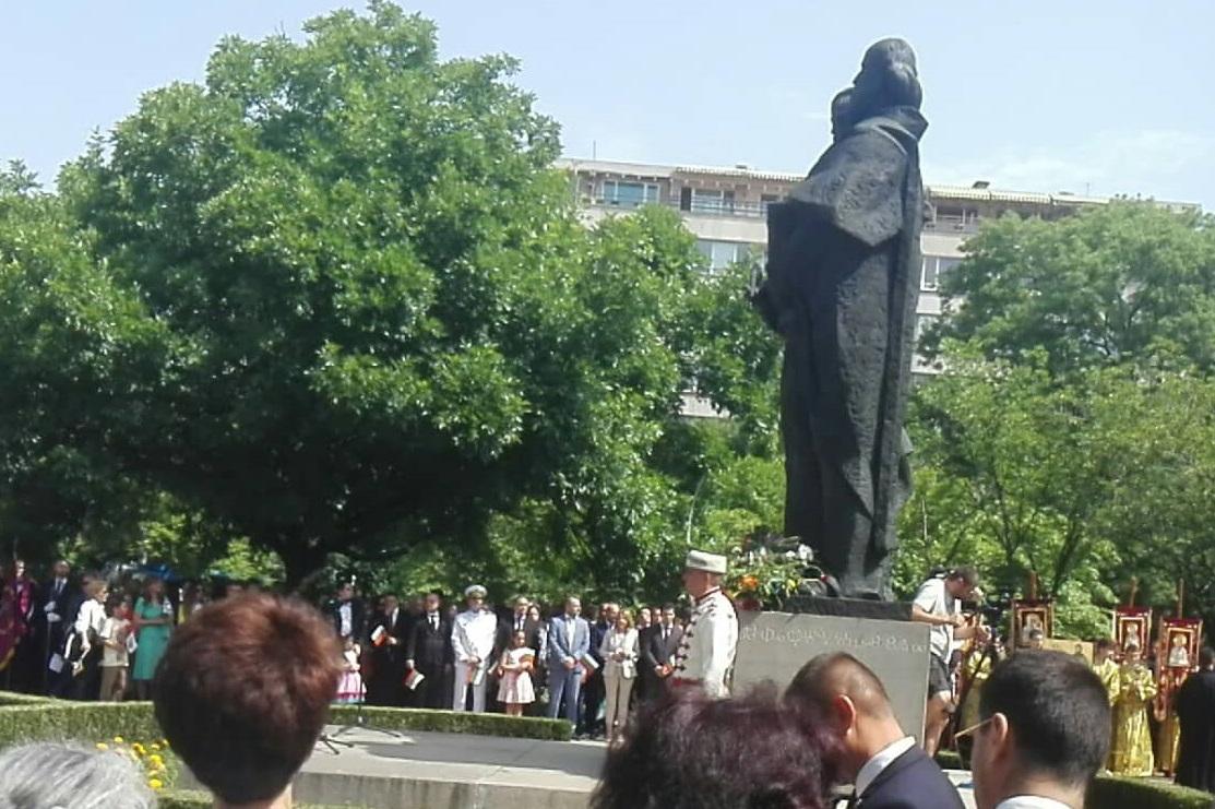 На 24 май в София хиляди пяха "Върви, народе възродени" пред "Св. св. Кирил