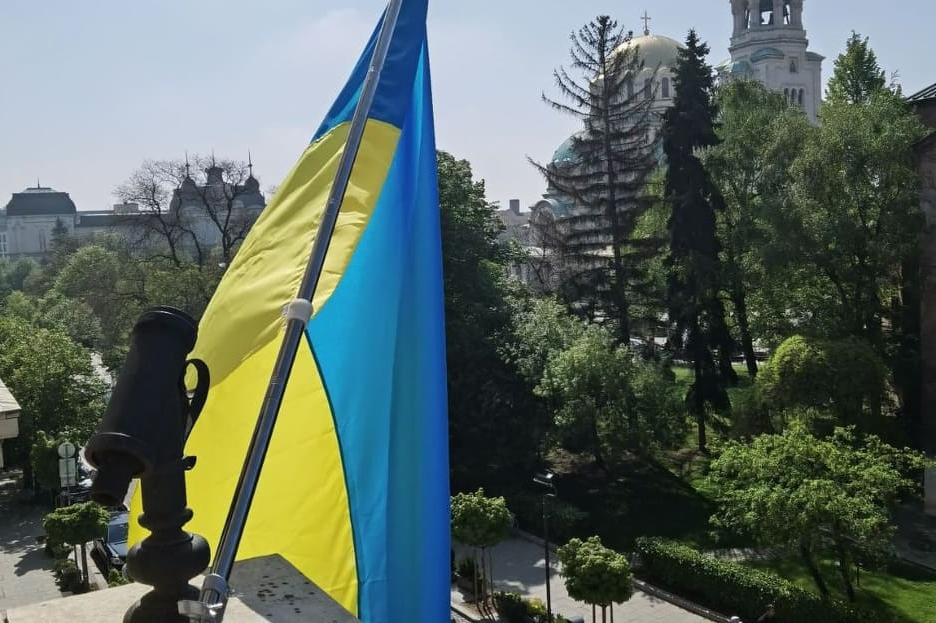 Столична община със светкавична реакция: Отново поставиха флагът на Украйна