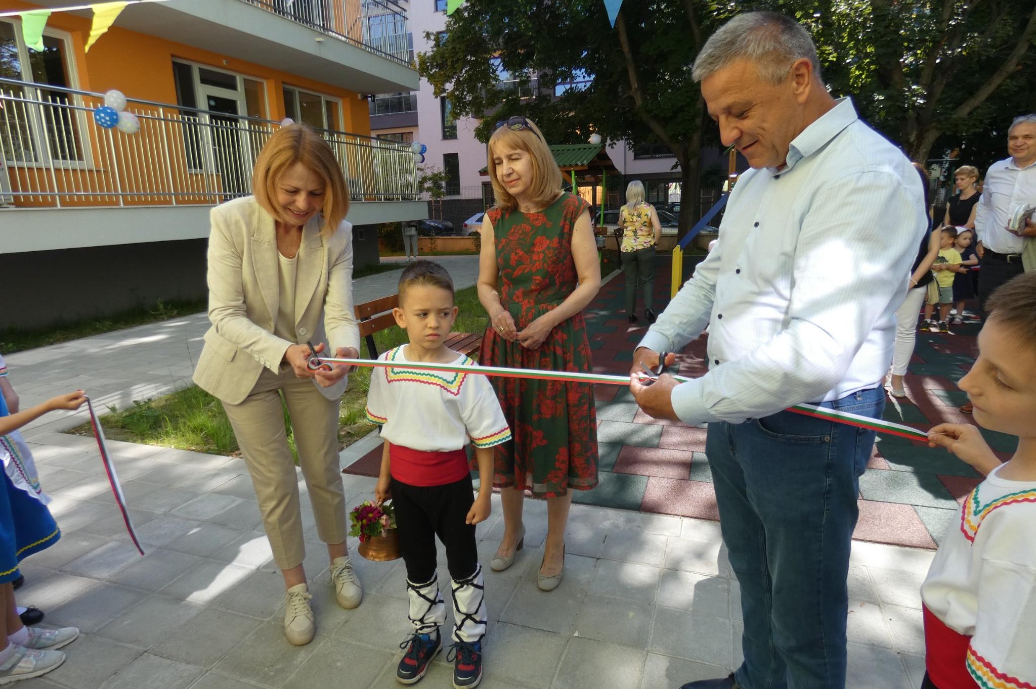 Кметът на София откри нова детска градина в Студентски град