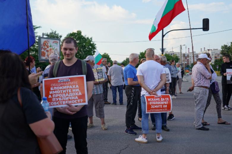 Недоволни жители от Горубляне затварят Цариградско за 2 часа