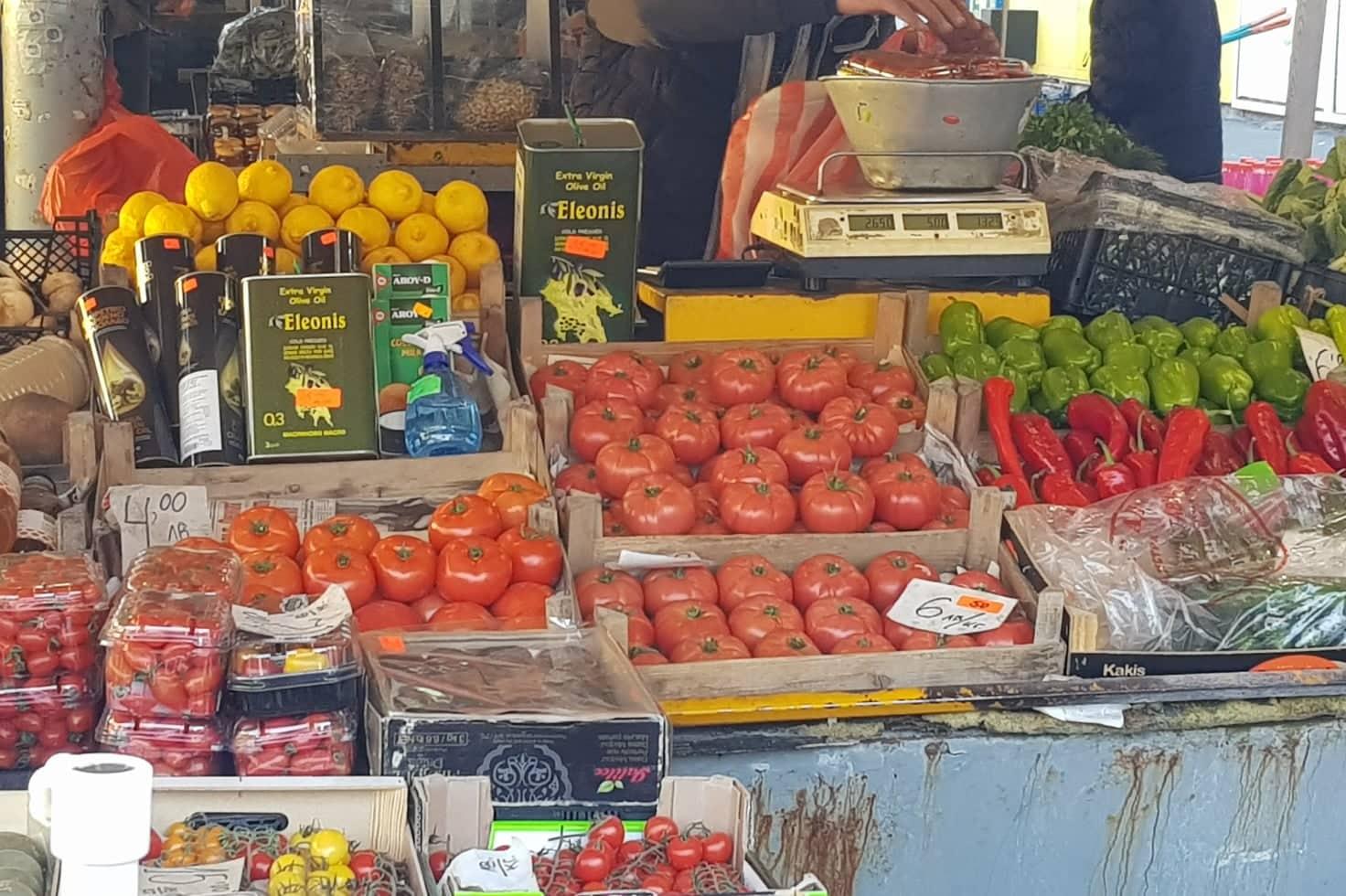 С по над лев е разликата в цените на плодове и зеленчуци на софийските паза