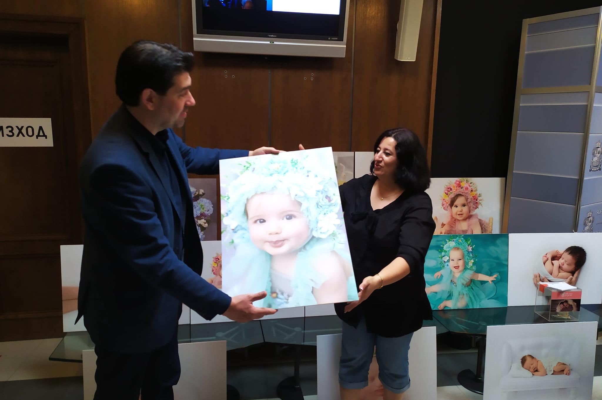Общинският съветник Иван Таков купи картина, подкрепи кампанията "Мечта за 
