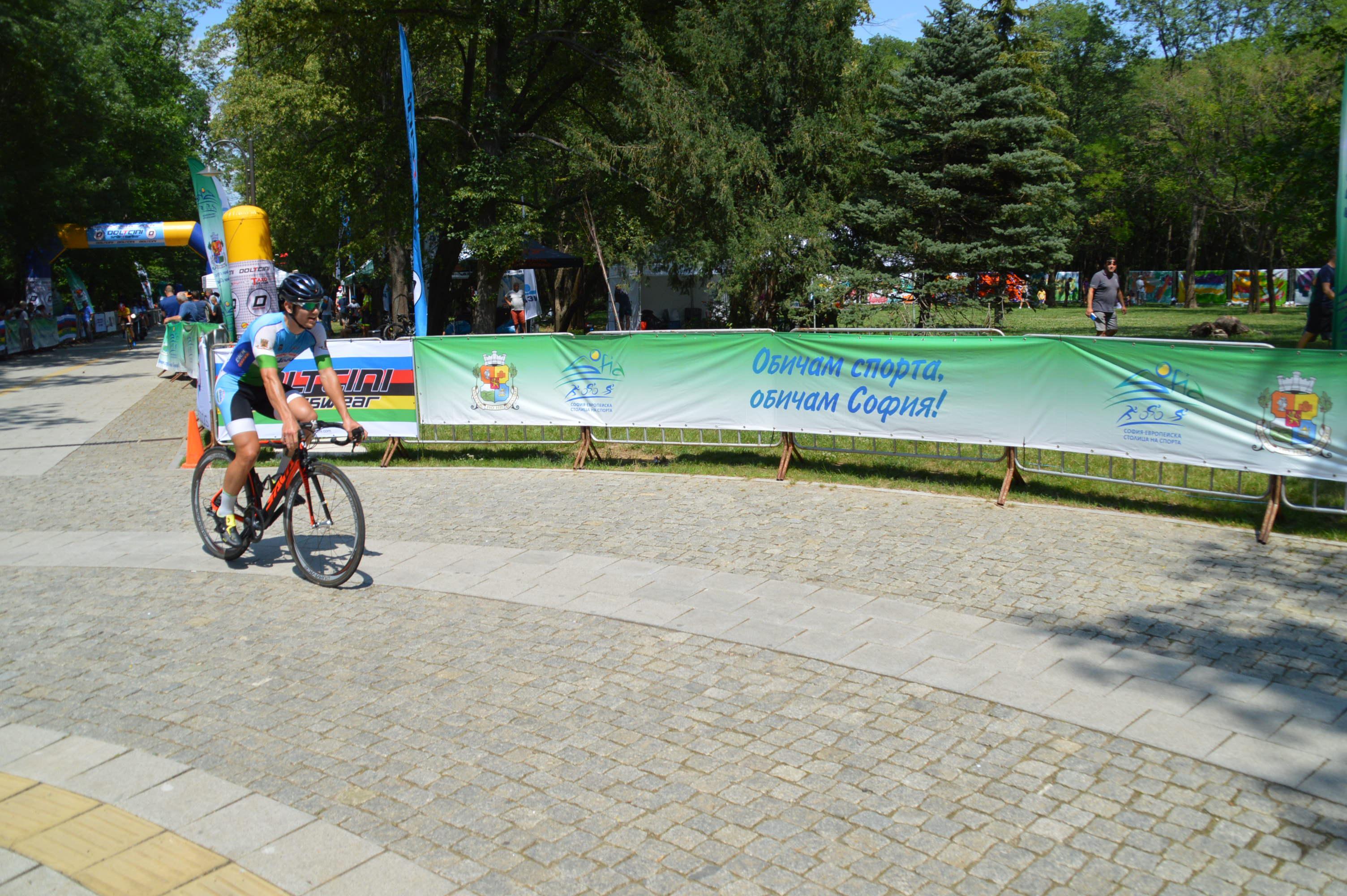 Пловдивчанин триумфира на колоездачния празник в София (СНИМКИ)