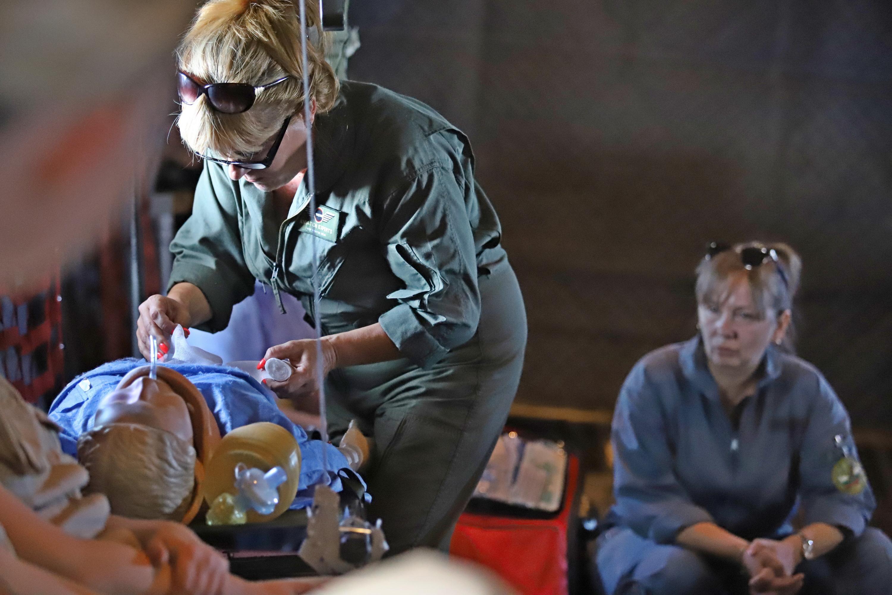 Бъдещи военни лекари се обучаваха в авиомедицинска евакуация на болни (СНИМ