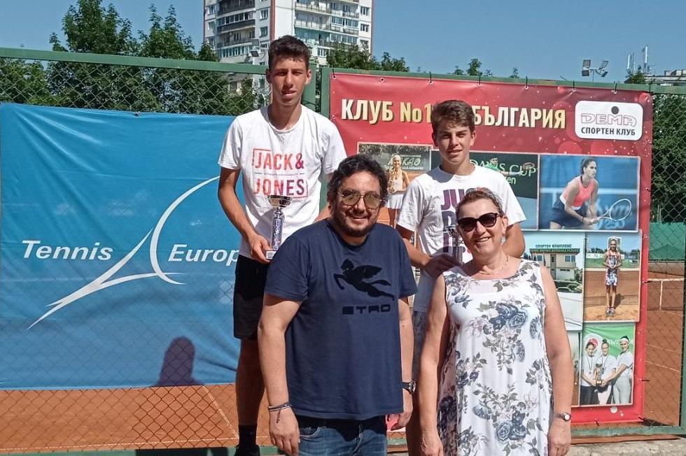Ангел Владов и Брияна Иванова триумфираха на тенис турнир в София