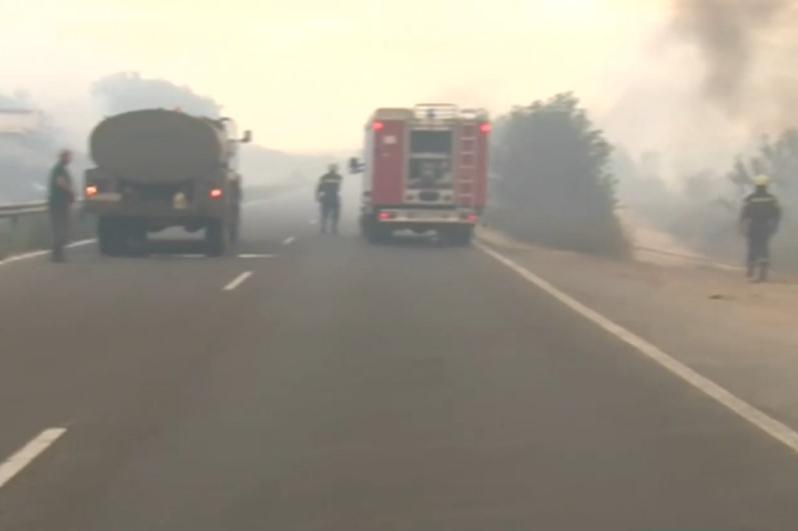 Големият пожар край Казанлък затвори пътя София – Бургас