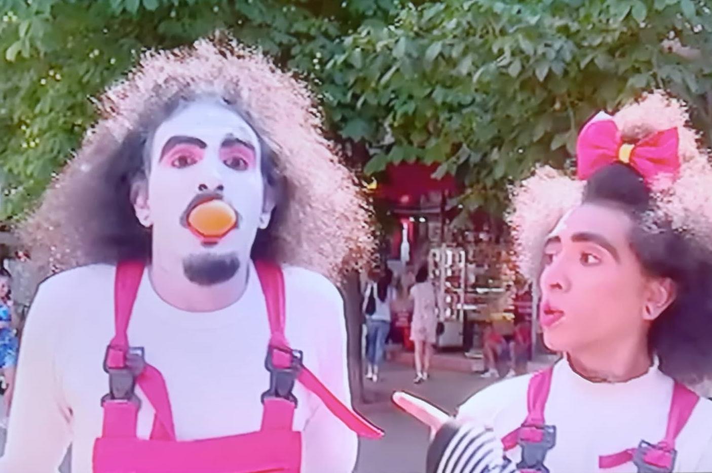 Мексикански клоуни в „схватка“ с полицията в София