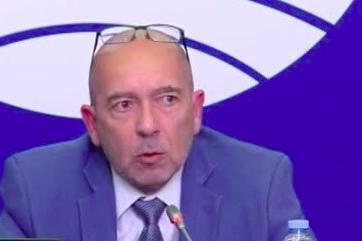 Уволненият директор на Онкологията в София ще си търси правата в съда