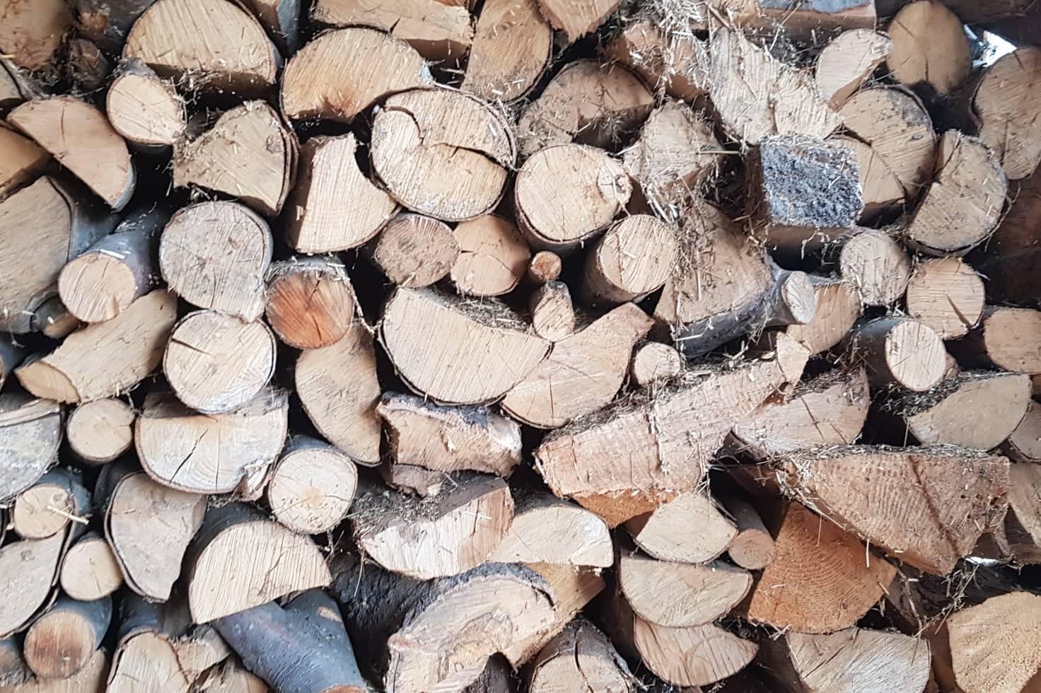 Незаконни 54 кубика  дърва спипаха при спецоперация в Ихтиман и Самоков