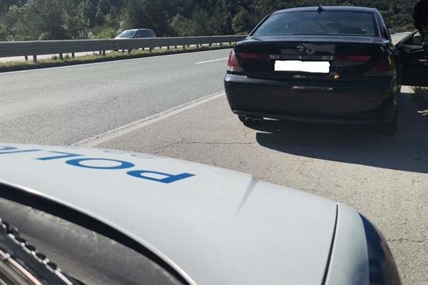 Полицаи от ОДМВР-София задържаха шофьор без книжка, избягал от бензиностанц
