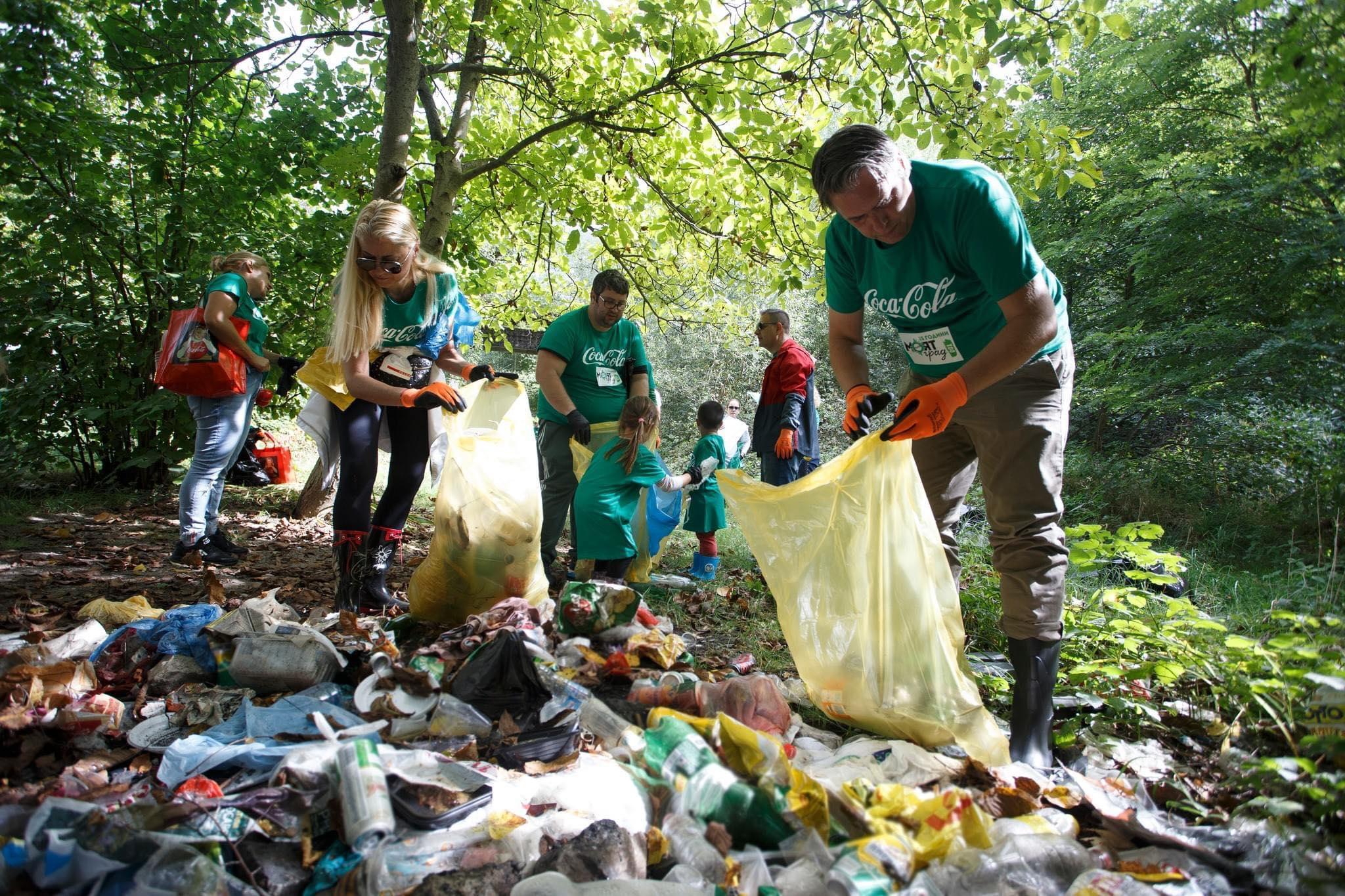 Около 280 000 доброволци в България почистиха 2832 тона отпадъци на 17 септ