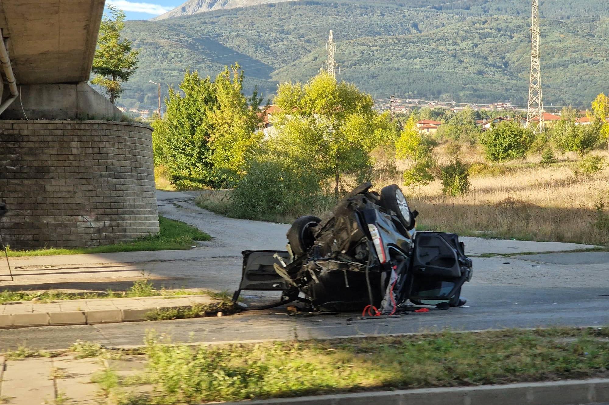 Катастрофата на Околовръстното в София: На 200 м от удара има части от коли