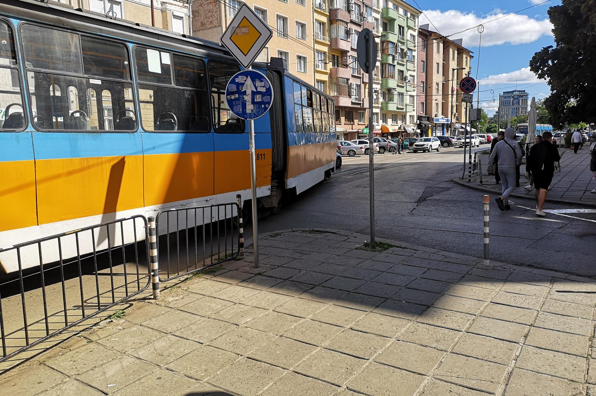 Трамвай излезе от релсите на бул. "Скобелев"