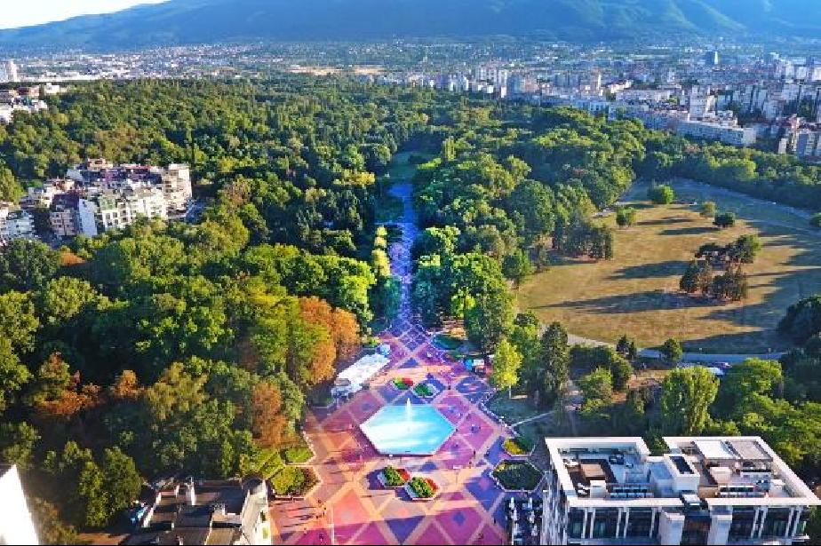 Кметът Фандъкова представи София като „зелен град“ на форум в Подгорица