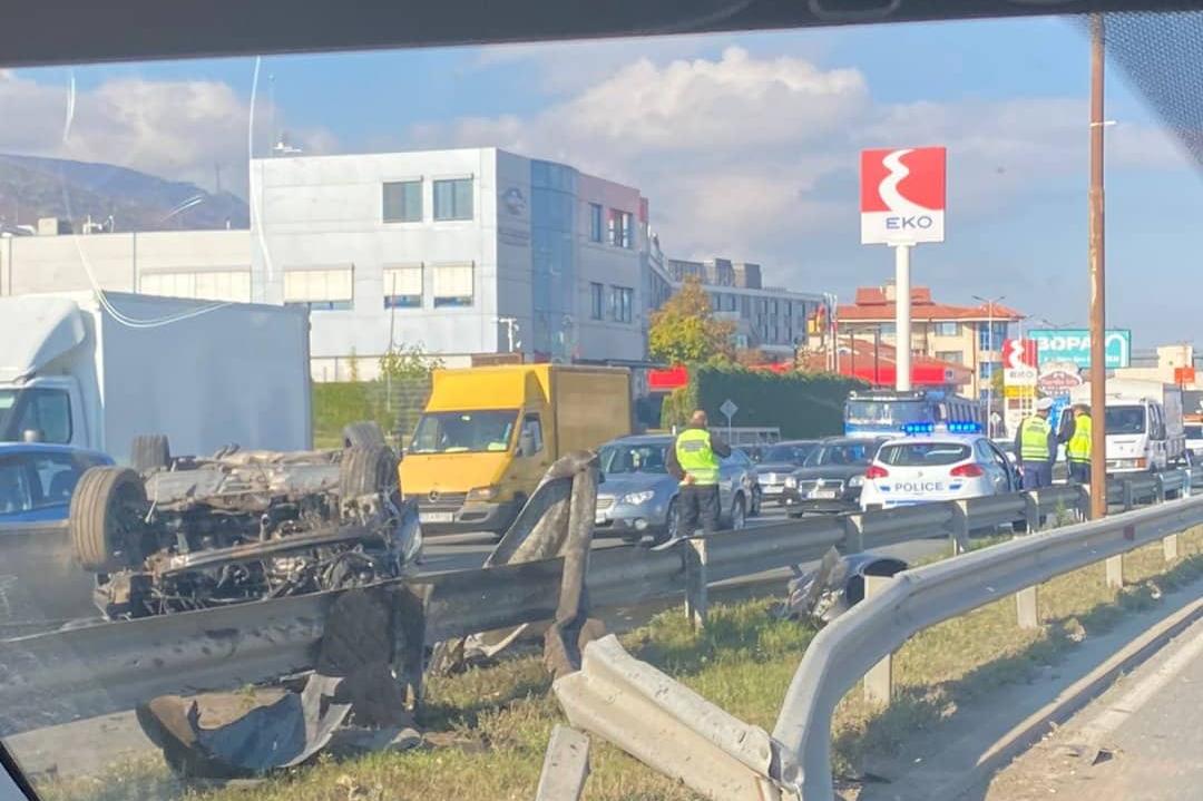 Тежка катастрофа причини тапа на Околовръстния път в София