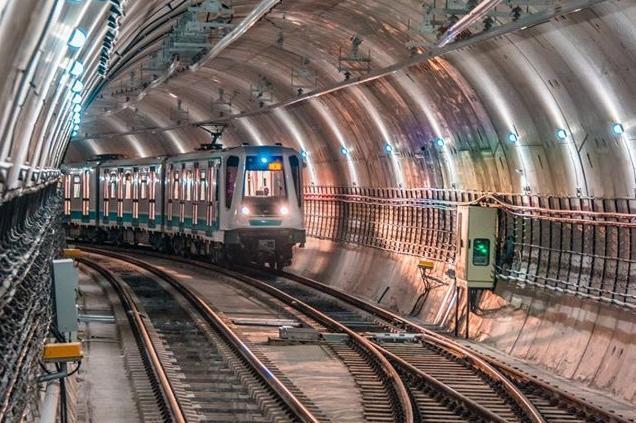 Млад мъж беше нападнат и бит в софийското метро