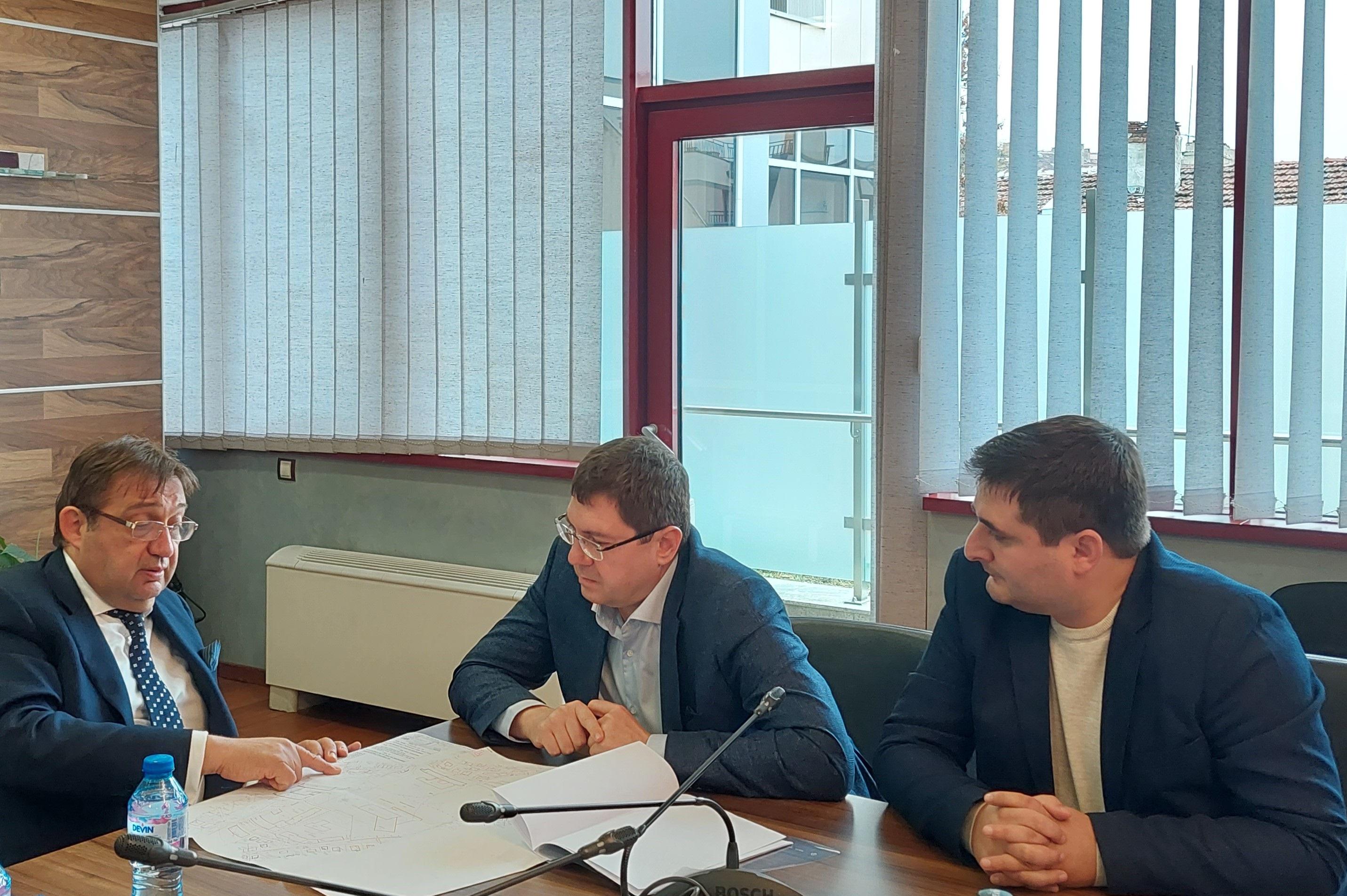 Кметът на Овча купел и министърът на МРРБ обсъждат важни за столицата проек