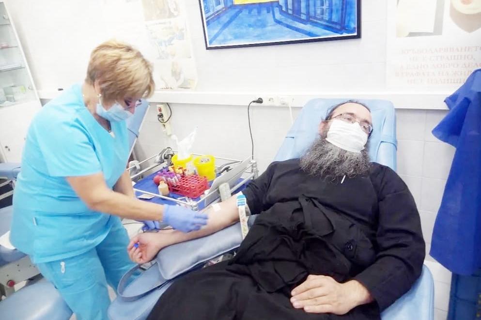 Свещеници от Софийска митрополия с подкрепа за ВМА и безвъзмездното кръвода