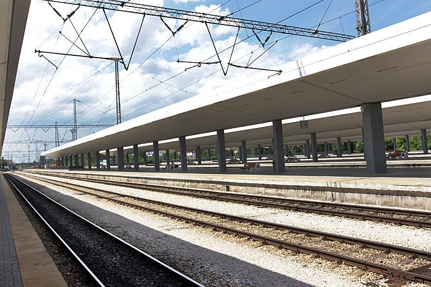 Държавата дава имоти за жп линията София - Пловдив