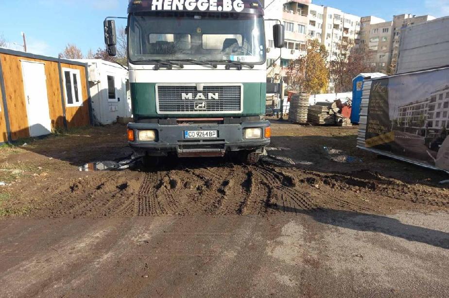 Акт за фирма, замърсила с кал ул."Обиколна" и бул."Копенхаген" в София