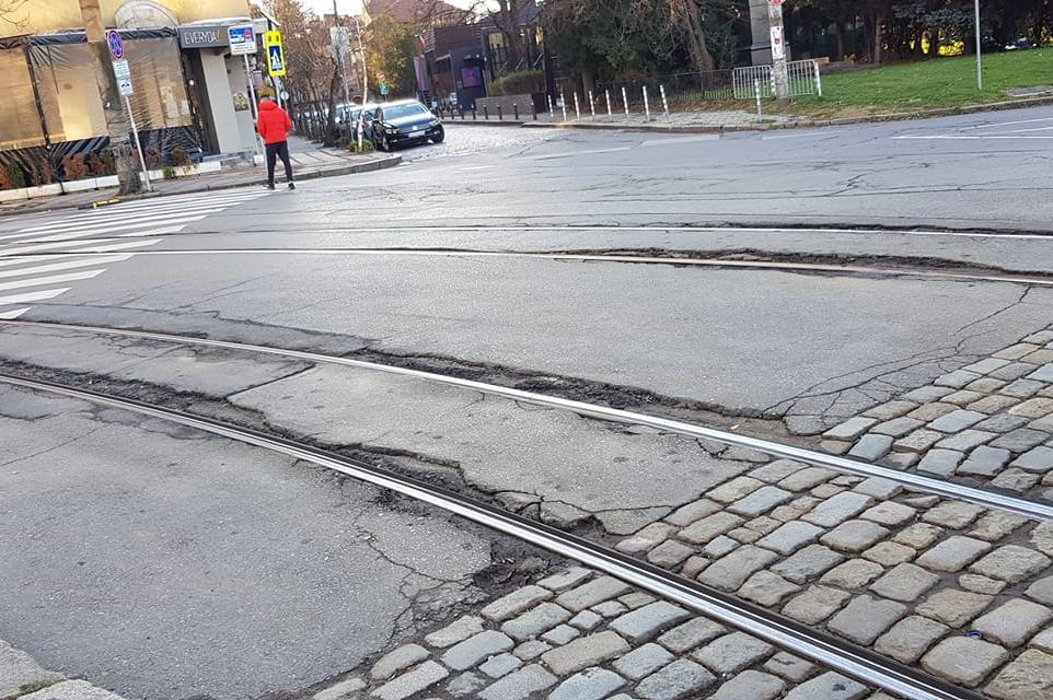 Софиянци сигнализират за трамвайни релси в окаяно състояние (СНИМКИ)
