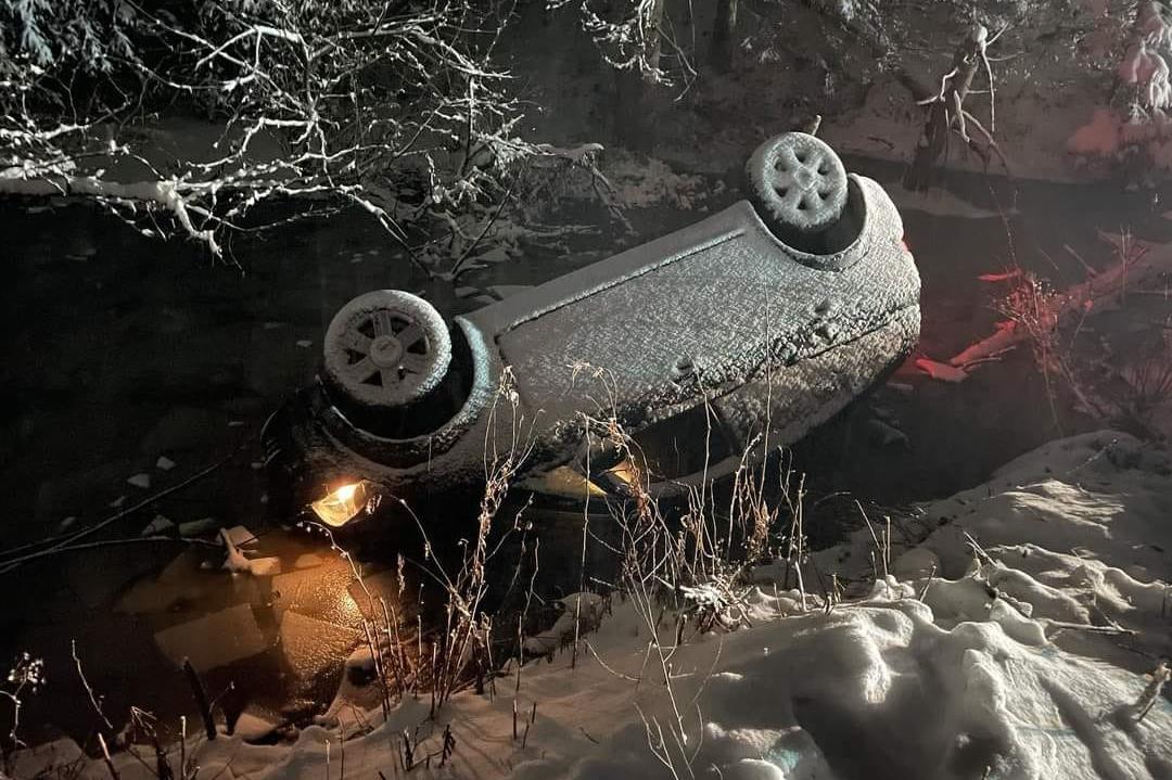 Катастрофа на надлез "Надежда", кола се обърна на Златните мостове