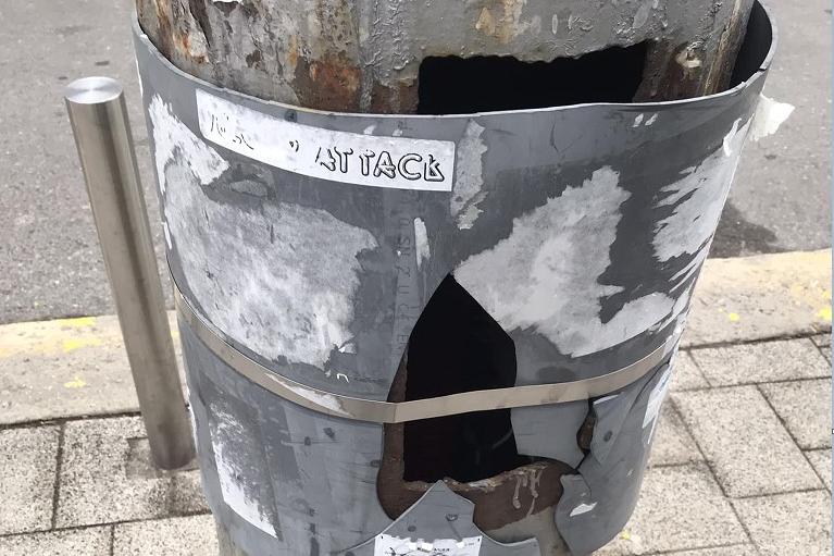 Внимание: Опасен електрически стълб на ул. „Йерусалим“ в София (СНИМКИ)