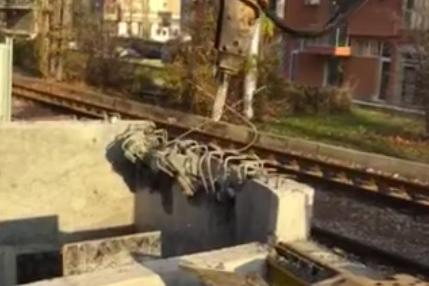 Премахват ограда на частен имот, навлязла в трамвайното трасе в Люлин